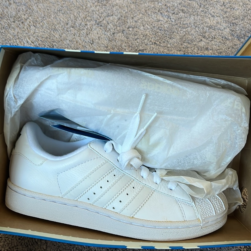 Adidas - Picture 2 of 7